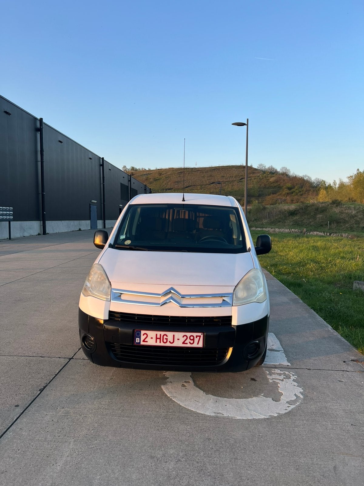 CITROEN BERLINGO MOET WEG 147dkm euro4 2010 PROPER, Auto's, Bestelwagens en Lichte vracht, Citroën, Diesel, Particulier, Te koop