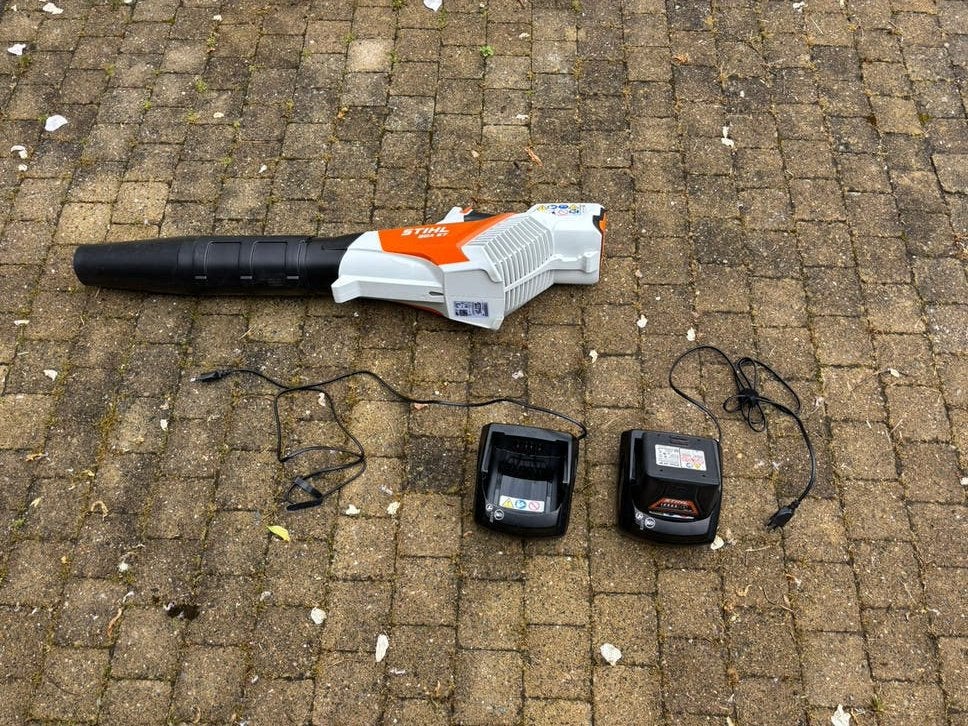 Souffleur feuilles sur batteries Stihl, Enlèvement, Utilisé