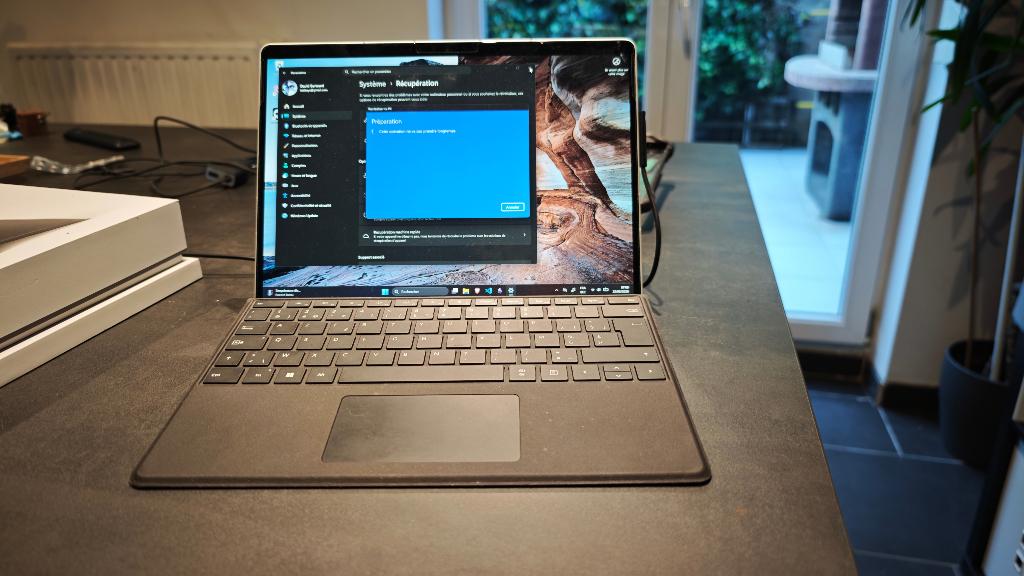 Microsoft Surface Pro 9 5G 16Go 256Go + Clavier + Slim Pen 2, 256 GB, Enlèvement ou Envoi, 13 pouces, Avec écran tactile
