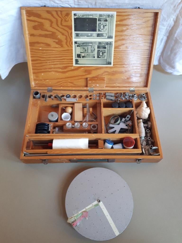 Matériel scolaire didactique de physique générale, Antiquités & Art, Antiquités | Outils & Instruments, Enlèvement