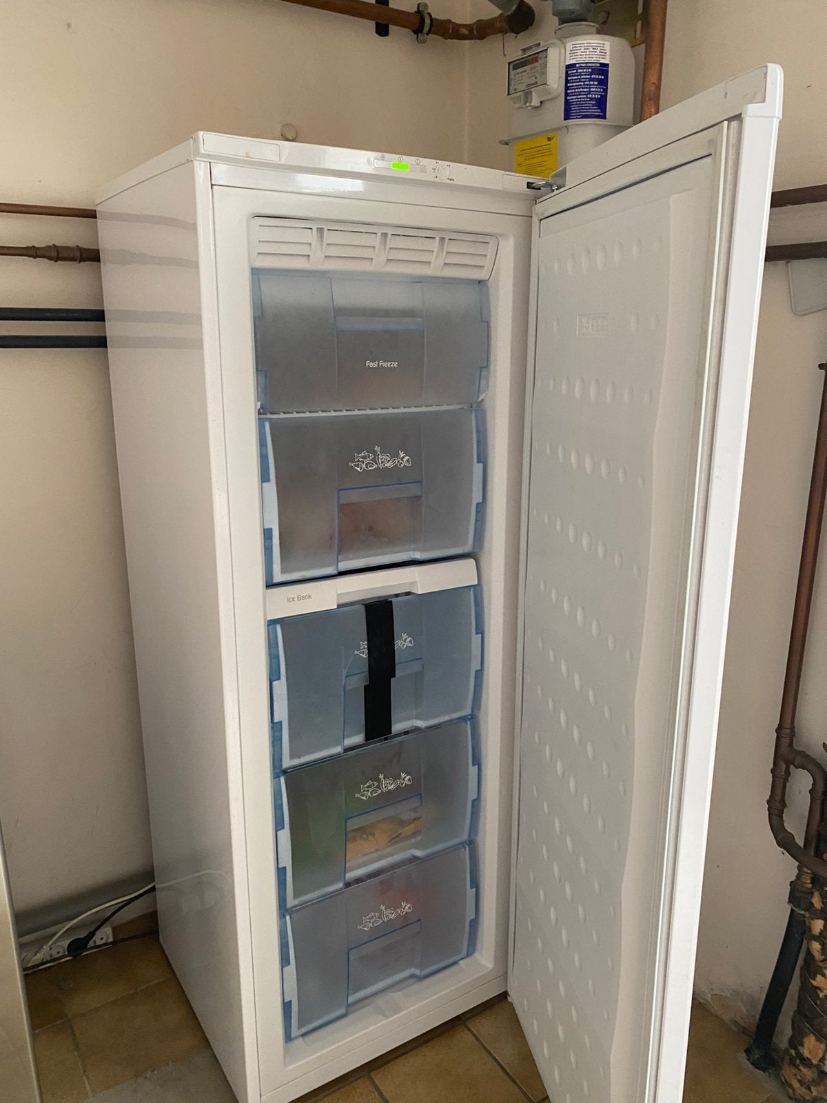 Diepvries Beko 1m4, Elektronische apparatuur, Vriezers en Diepvrieskisten, Ophalen