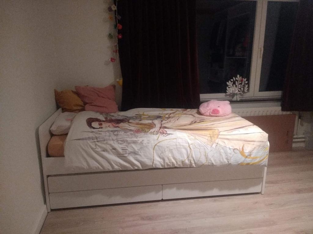 Ikea Brimnes uitschuifbaar bed, Huis en Inrichting, Ophalen, Verstelbaar, Wit, Tweepersoons