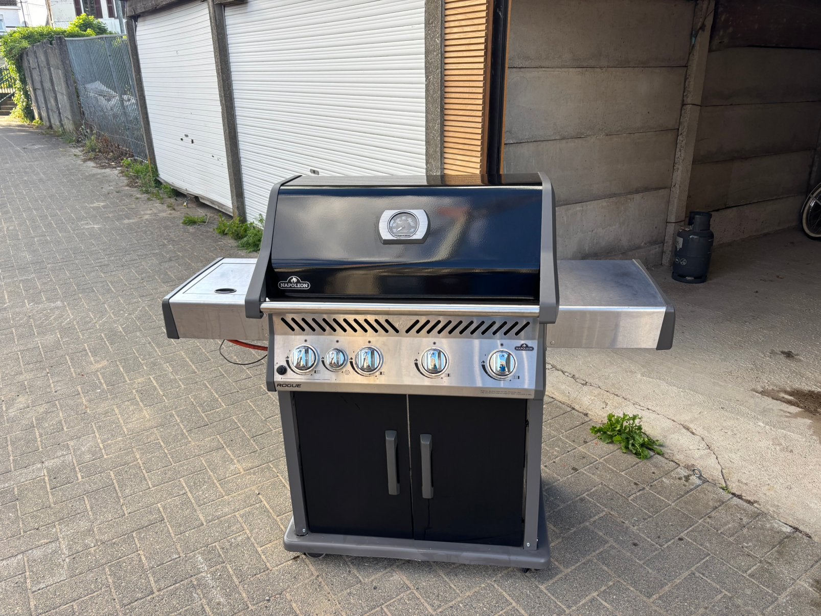 Napoleon rogue gas bbq, Ophalen, Zo goed als nieuw