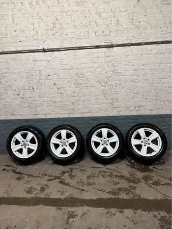 4 Jantes d’origine Volkswagen + pneus BBS Japan (négociable), Autos : Pièces & Accessoires, Pneus & Jantes, Pneus et Jantes, Pneus hiver