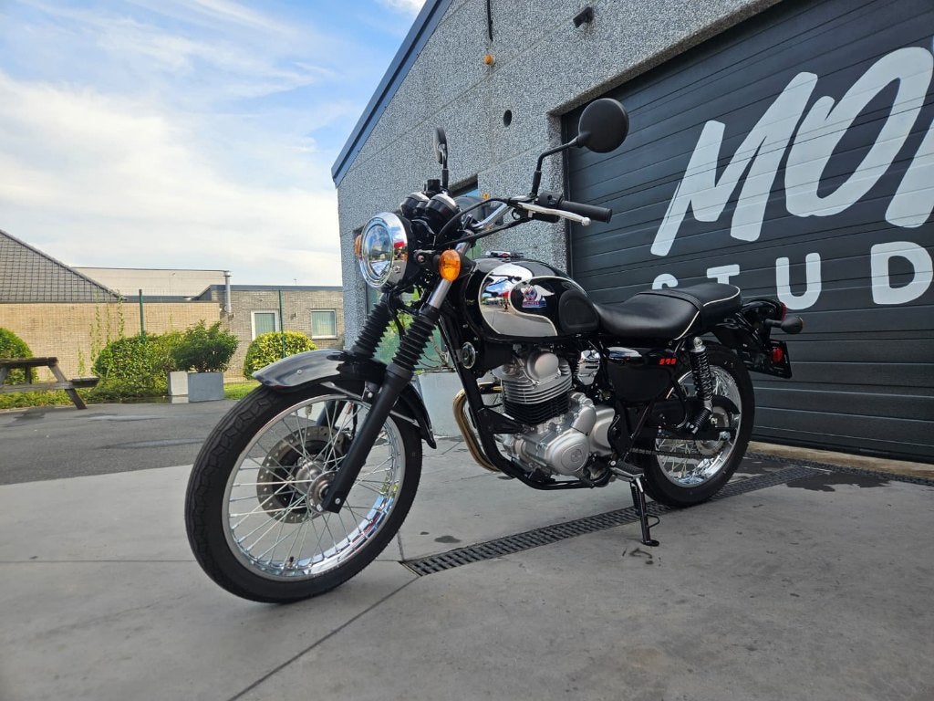 Kawasaki W230 Meguro S1 - 2026 - 200km - garantie, LED Verlichting, Occasion, Kawasaki, 230 cc