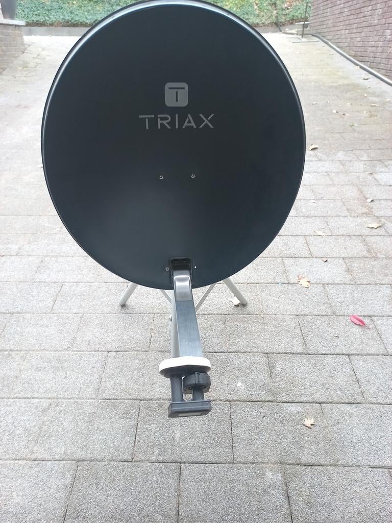 Antenne parabolique avec support, Enlèvement