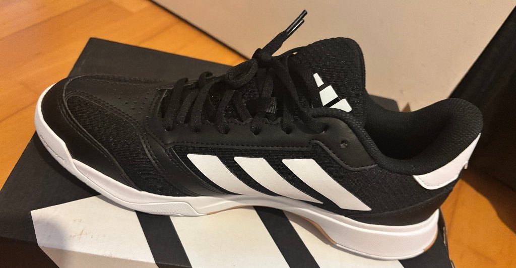 Chaussures Adidas Ligra 8, Nieuw, Ophalen of Verzenden, Adidas, Sportschoenen