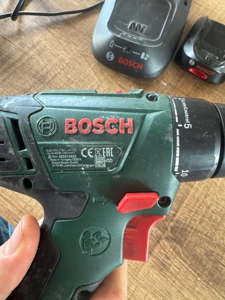 BOSCH boormachine PSR 1440 + 2 batterijen en lader, Bricolage & Construction, Enlèvement ou Envoi, Utilisé, Perceuse