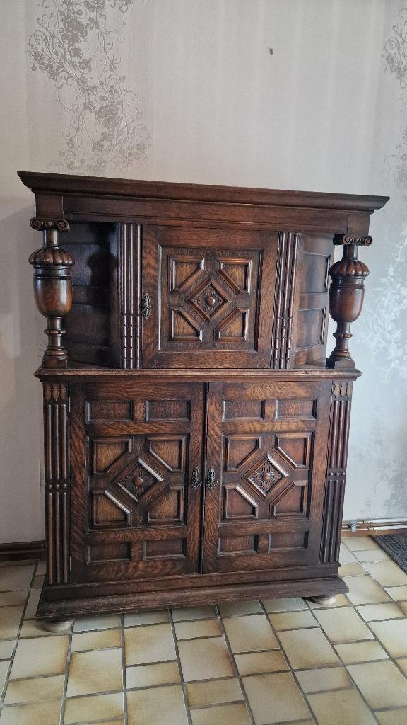 Wandkast, Ophalen, Nieuw, Met deur(en)