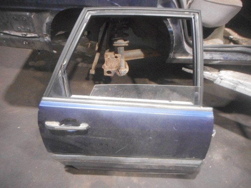 PORTE DROITE ARRIÈRE Audi 100 (C3) (01-1982/07-1991), Autos : Pièces & Accessoires, Utilisé, Arrière, Audi, Porte
