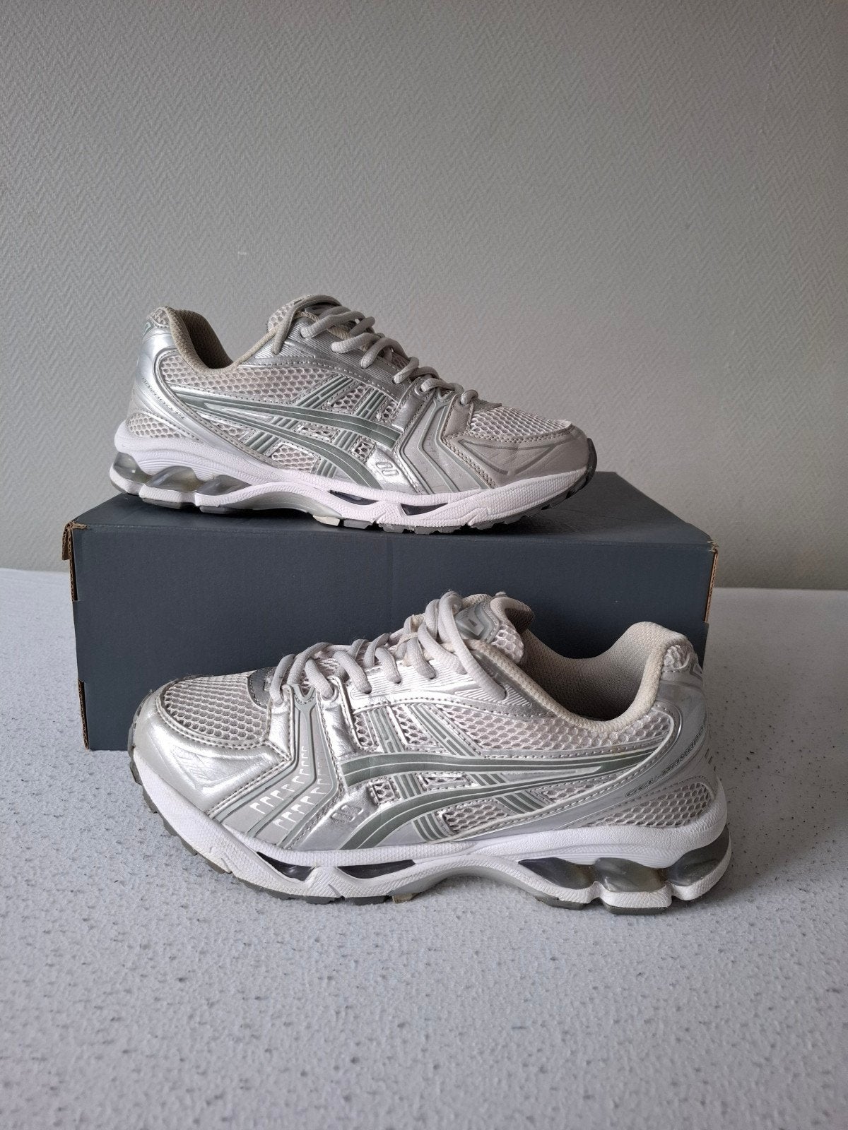 ASICS Gel-Kayano Sneakers - maat 42 -  goede staat, Enlèvement, Blanc, Baskets