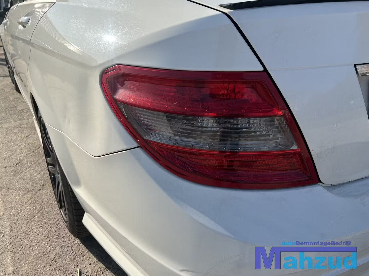 MERCEDES C klasse W204 links achterlicht 2008-2011, Gebruikt, Mercedes-Benz AG, Mercedes-Benz, Mercedesstrasse 120
70372  Stuttgart, DE