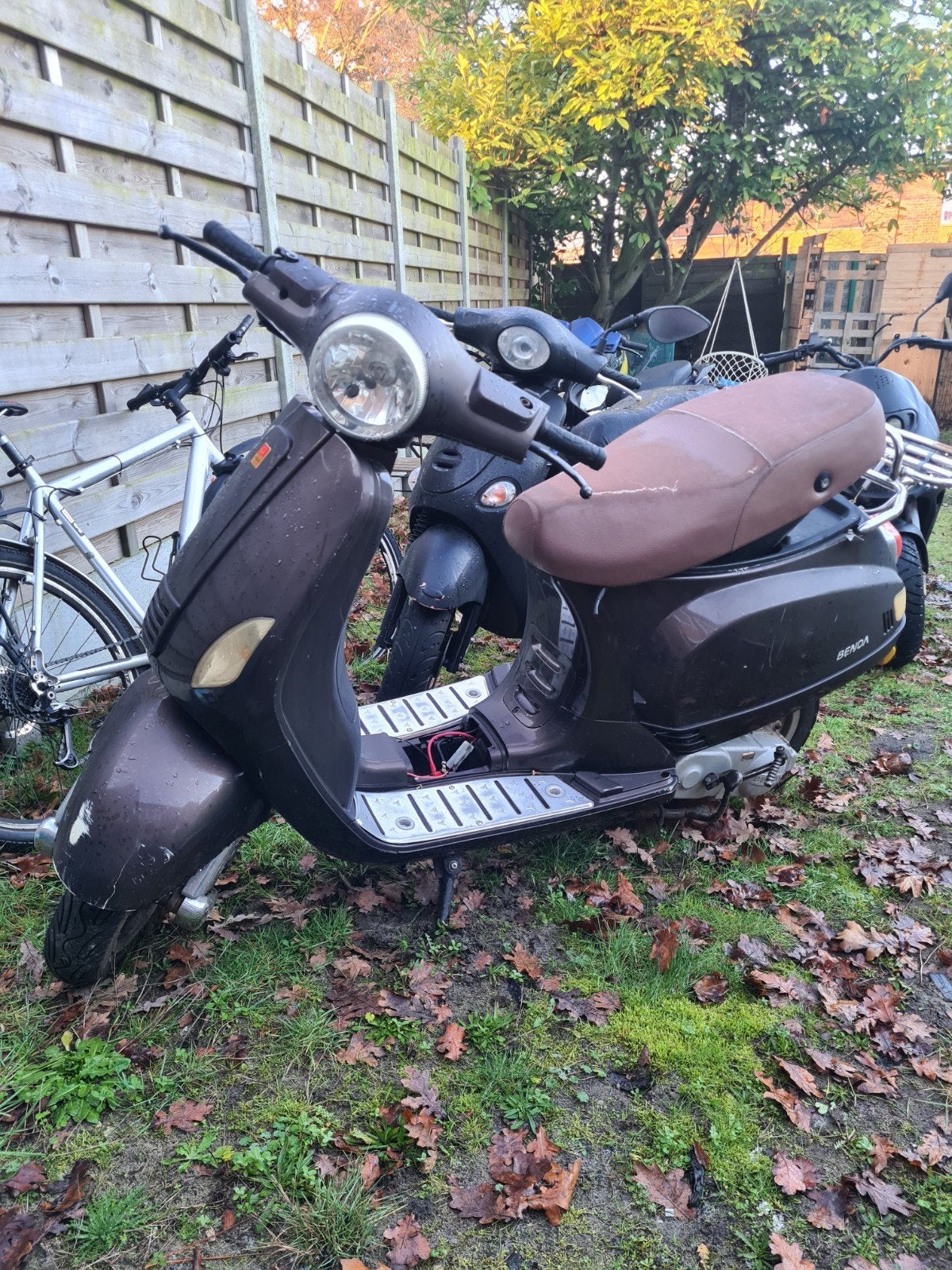 Trottinette 4 temps Benda 50 cc, toutes les pièces sont disp, Enlèvement ou Envoi