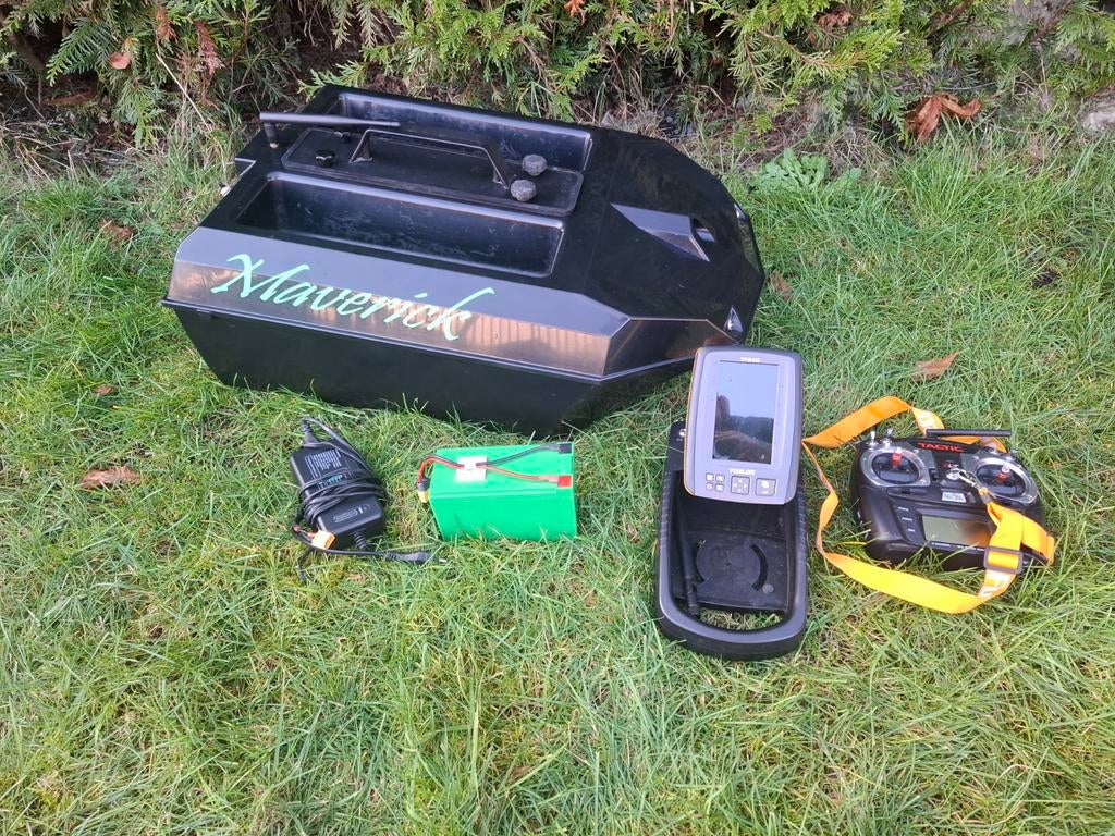 Voerboot maverick met gps fishfinder garantie litium, Ophalen of Verzenden
