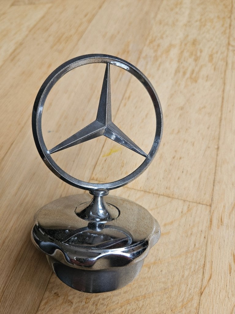 Star Mercedes W114 W115 /8 radiatorrooster ref. 115880186, Auto-onderdelen, Ophalen of Verzenden, Gebruikt, Mercedes-Benz, Motorkap