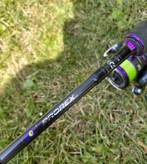 Canne + moulinet daiwa prorex, Enlèvement, Comme neuf, Canne à pêche complète