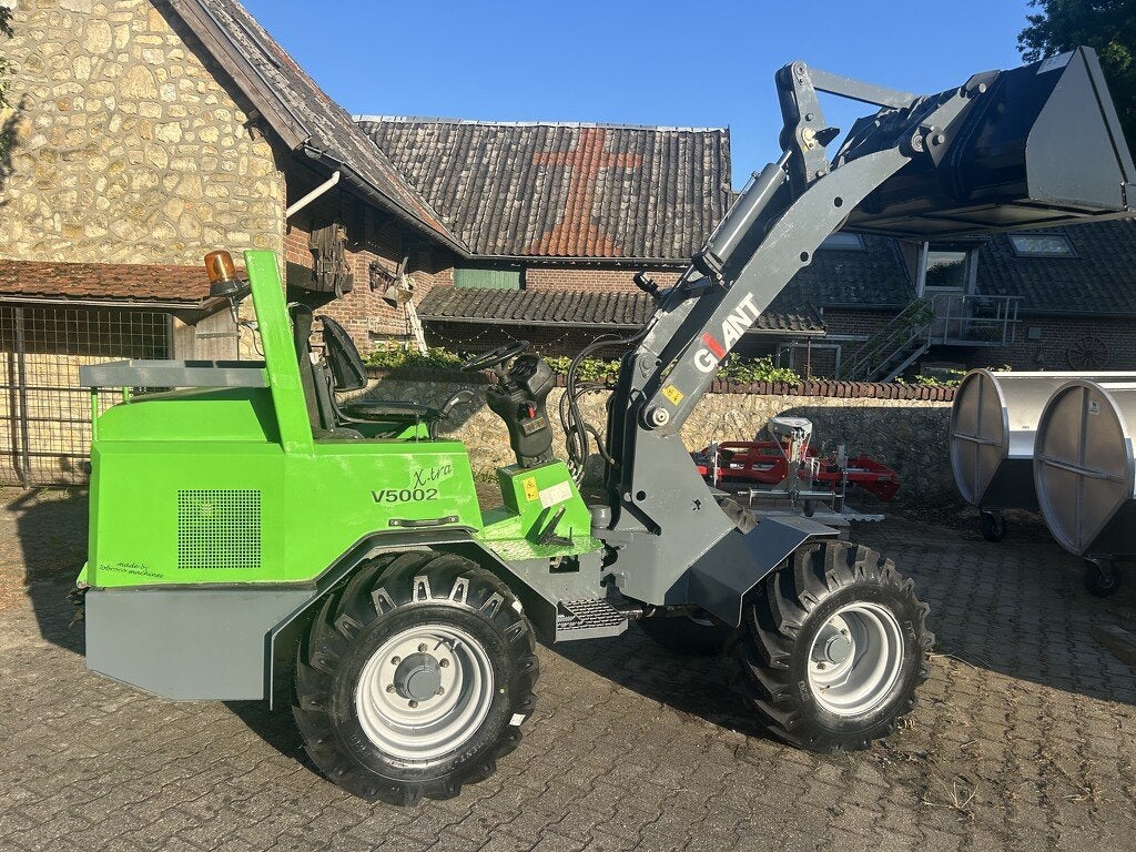 Giant V5002 X-tra kniklader / wiellader, Tobroco, Info@tobroco.nl, Sprendlingenstraat 57
5061 KM  Oisterwijk, Wiellader of Shovel