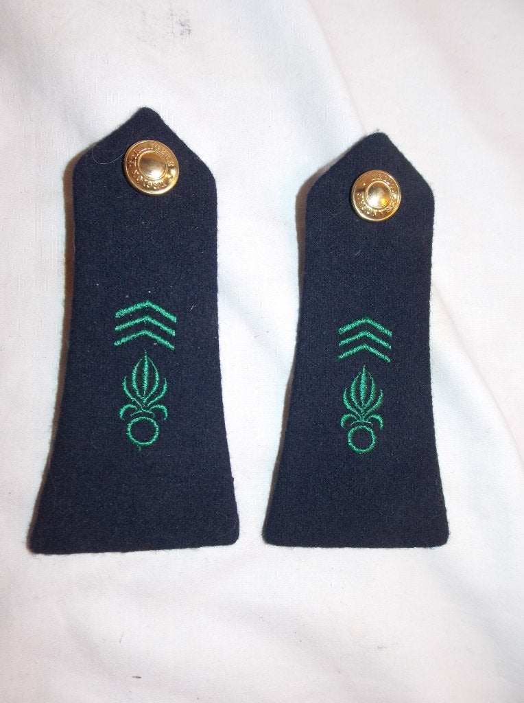 Franse legion etrangere schouderstukken (E), Verzamelen, Militaria | Algemeen, Ophalen of Verzenden, Landmacht, Embleem of Badge
