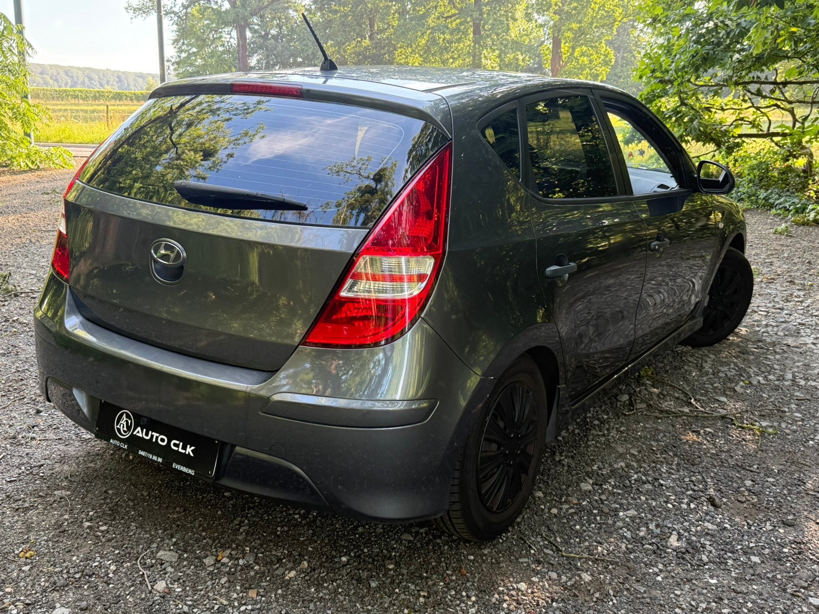 Hyundai i30 1.4i ESSENCE Gps Camera Bluetooth Euro 5 LEZ ok, Autos, Achat, Entretenue par le concessionnaire, Noir, 5 portes