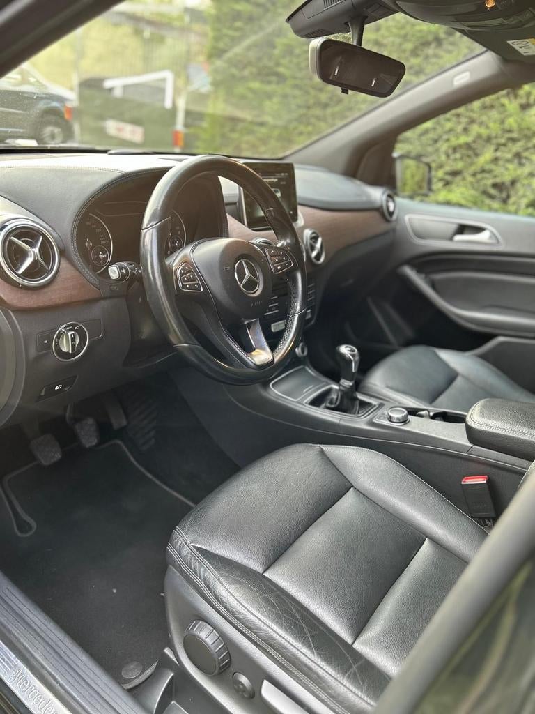 Mercedes B180d euro 6b, Auto's, Mercedes-Benz, Leder, Trekhaak, Particulier, Te koop
