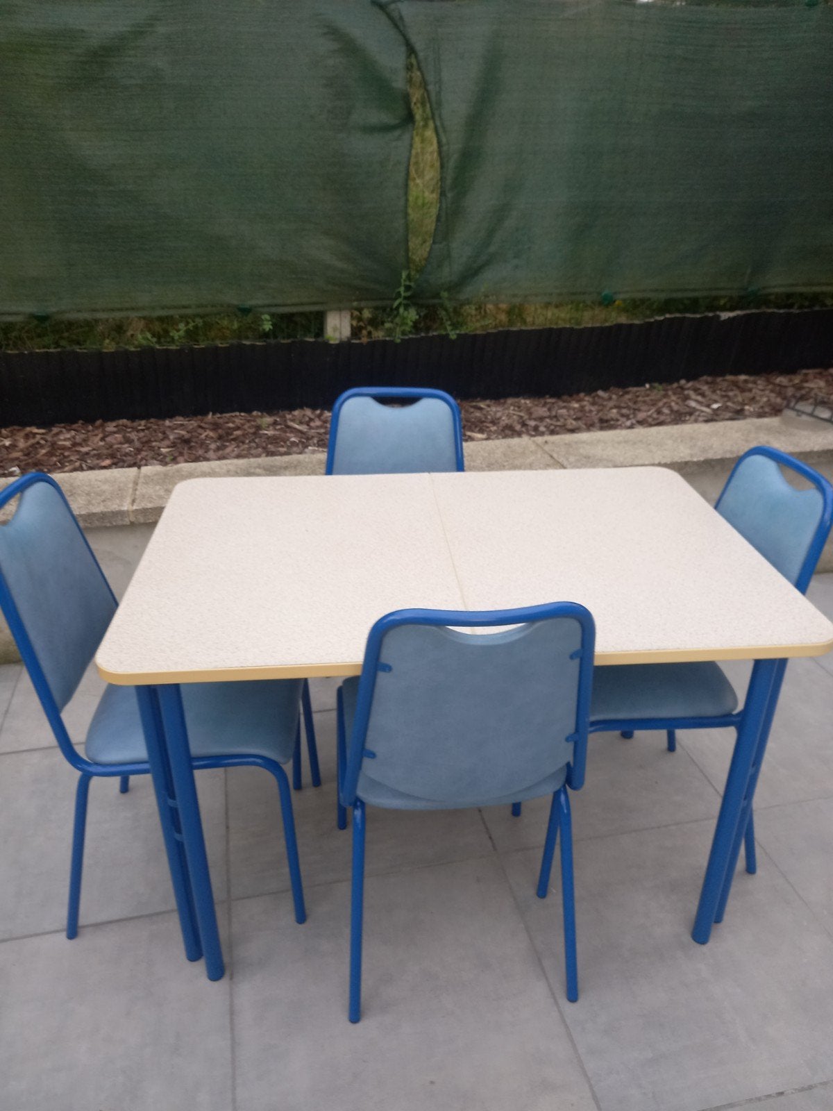 Table de cuisine avec 4 chaises, Enlèvement, Métal