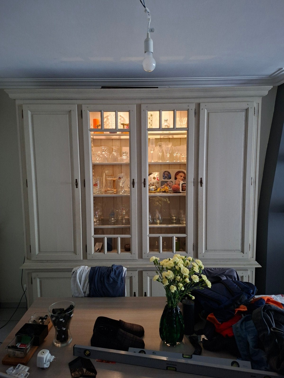 zeer mooie kast, met led verlichting ., Ophalen, 200 cm of meer, 200 cm of meer, Met deur(en)