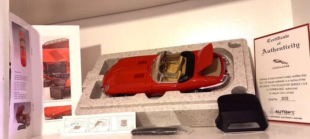 1/18 JAGUAR E-Type Roadster Series-1 3.8 Carmen Red 1961 AA, Hobby & Loisirs créatifs, Enlèvement ou Envoi, Neuf, Voiture, Autoart