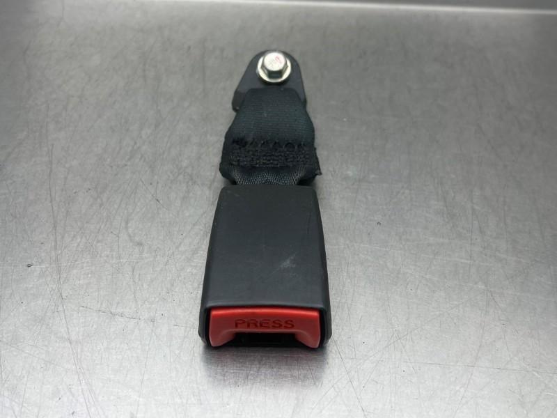 BOUCLE DE CEINTURE ARRIÈRE DROIT Nissan Pixo (D31S), Utilisé, Nissan