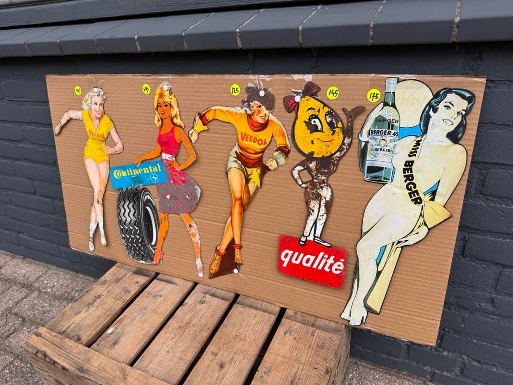 Collectie oude reclame Pin Ups, Verzamelen, Ophalen of Verzenden, Gebruikt, Reclamebord