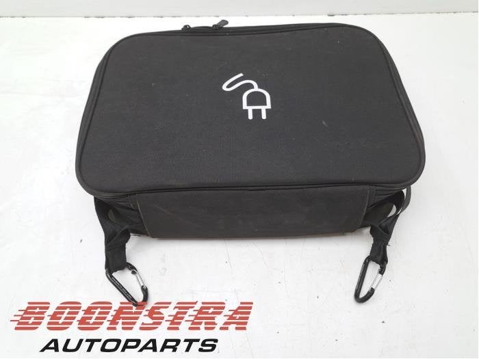 Oplaadkabel hybride van een Porsche Cayenne (Cayenne 17-), Gebruikt, -, -, Porsche