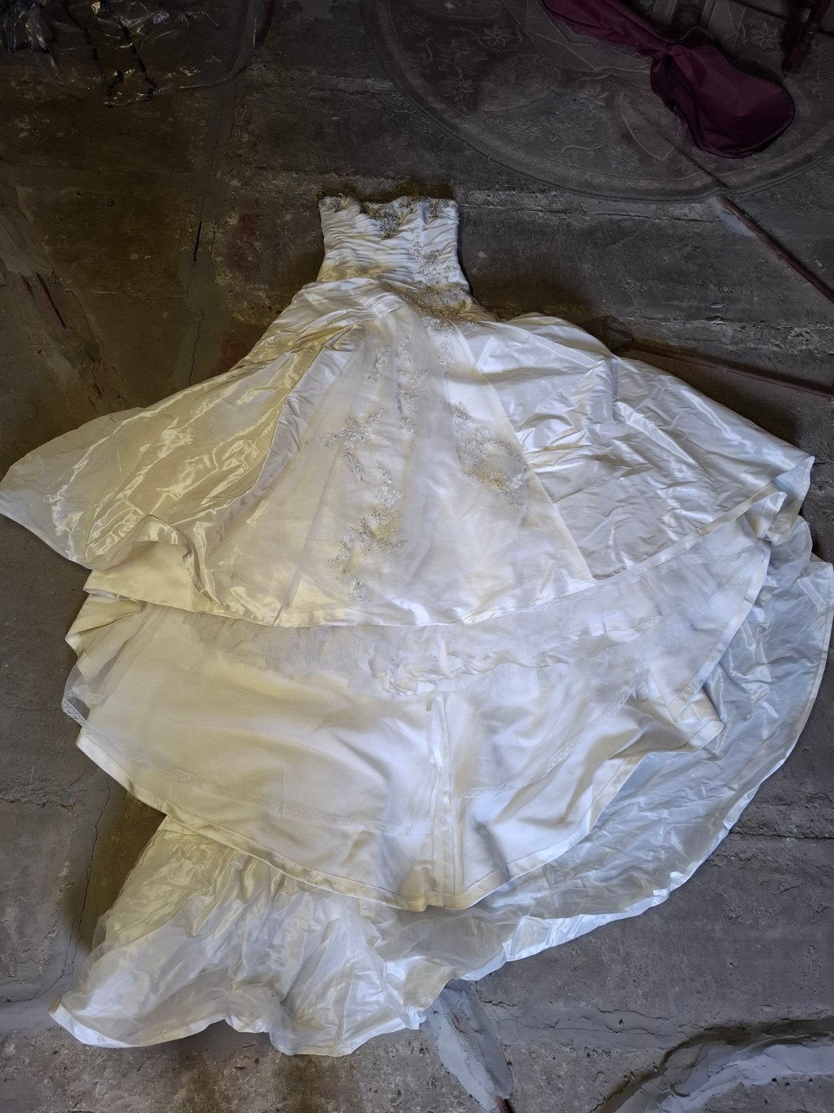 trouwkleed maat 38-40, Vêtements | Femmes, Costumes de carnaval & Vêtements de fête, Enlèvement, Taille 38/40 (M)