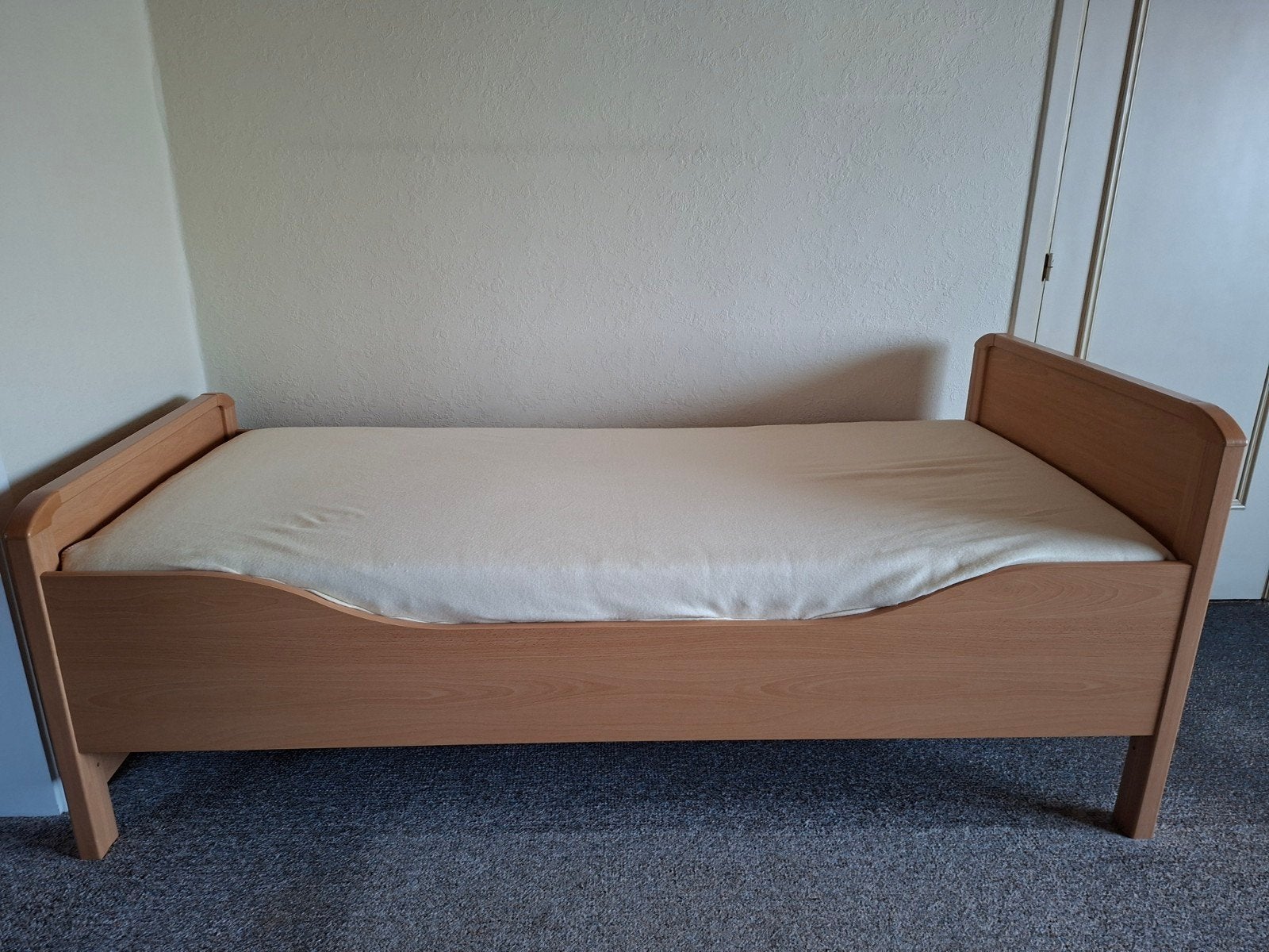 lit de plain-pied pour personnes âgées/à mobilité réduite, Maison & Meubles, Fauteuils, Enlèvement, Comme neuf