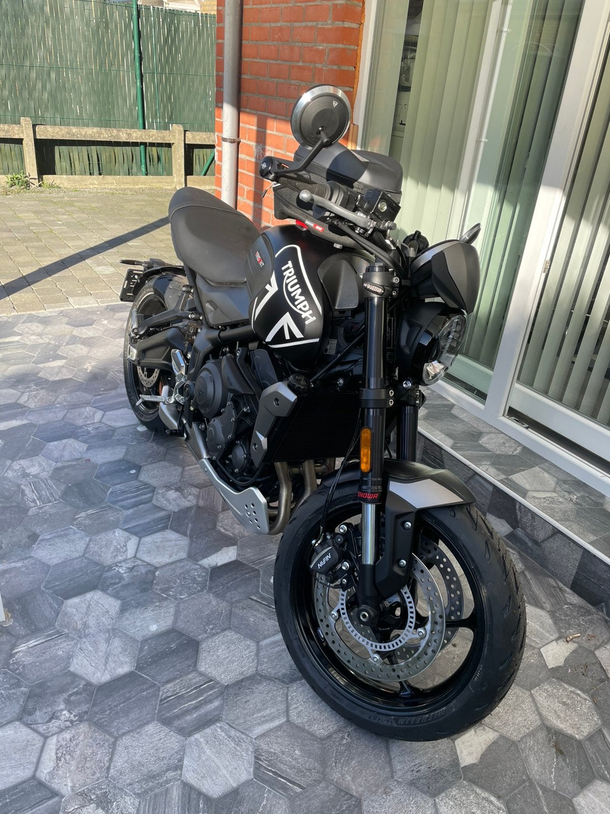 Triumph Trident 660 (seulement 700 km au compteur), Motos, Entreprise, Neuf, ABS, 3 cylindres