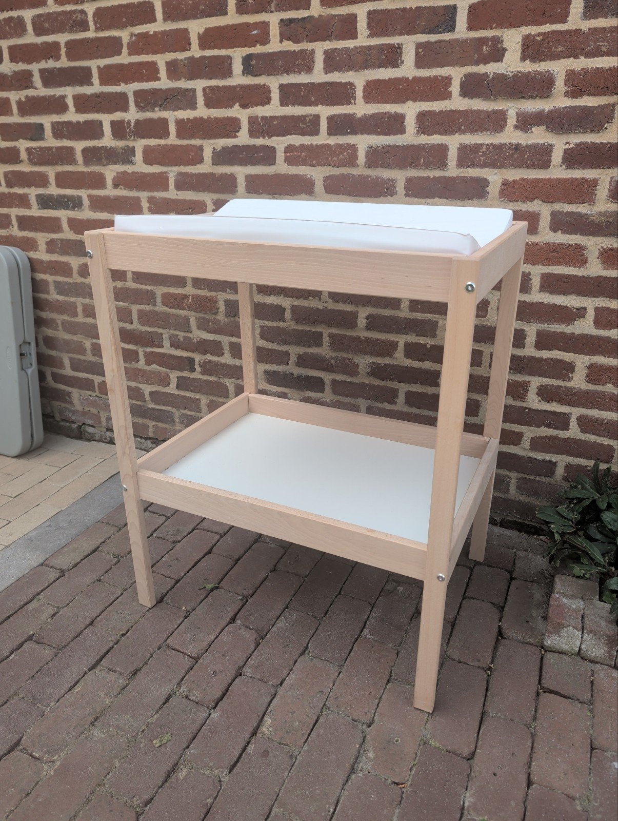 Commode Ikea avec matelas à langer, Enfants & Bébés, Enlèvement, Commode