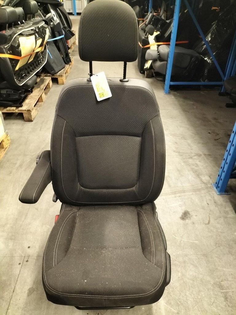 RENAULT TRAFIC FGMV F82 2.0 DCI 170 T30 L2H1  STOEL VOOR 202, Auto-onderdelen, Ophalen of Verzenden, Gebruikt, Stiba lid