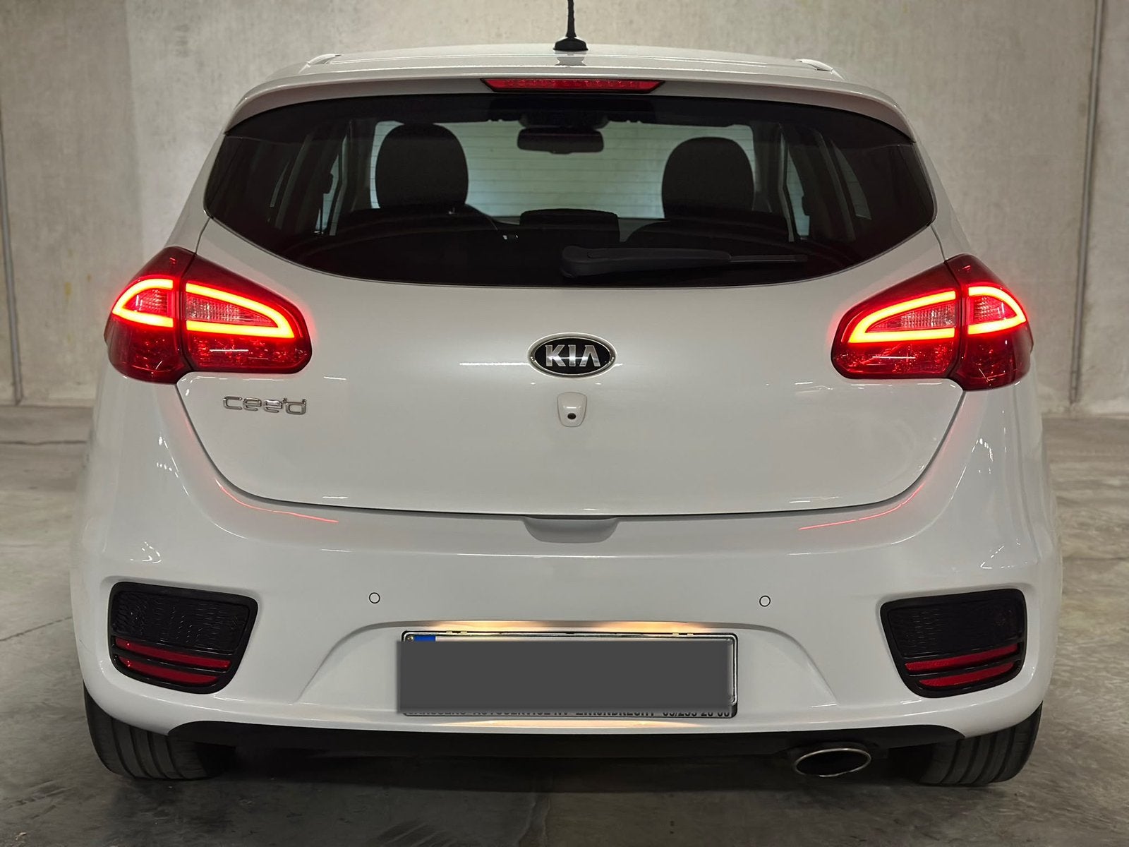 Kia Cee'd JD 1.6i Sense DCT, Achat, Entretenue par le concessionnaire, Noir, 5 portes