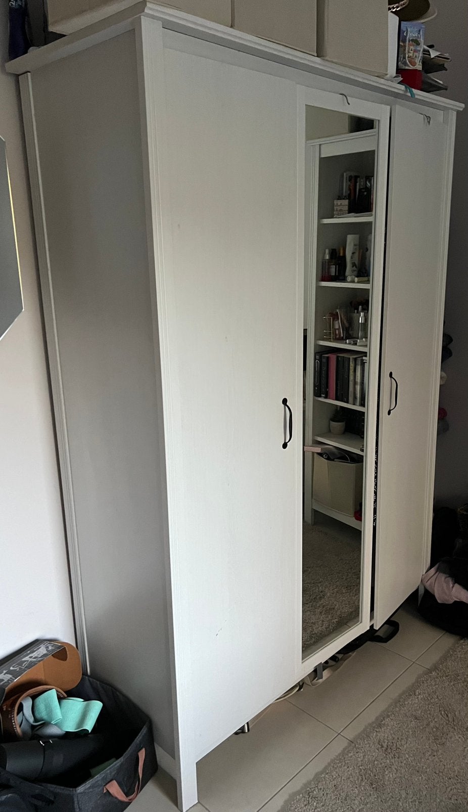 Armoire garde-robe blanche en bois avec 3 portes, Maison & Meubles, Avec porte(s), 100 à 150 cm, Utilisé, 50 à 75 cm