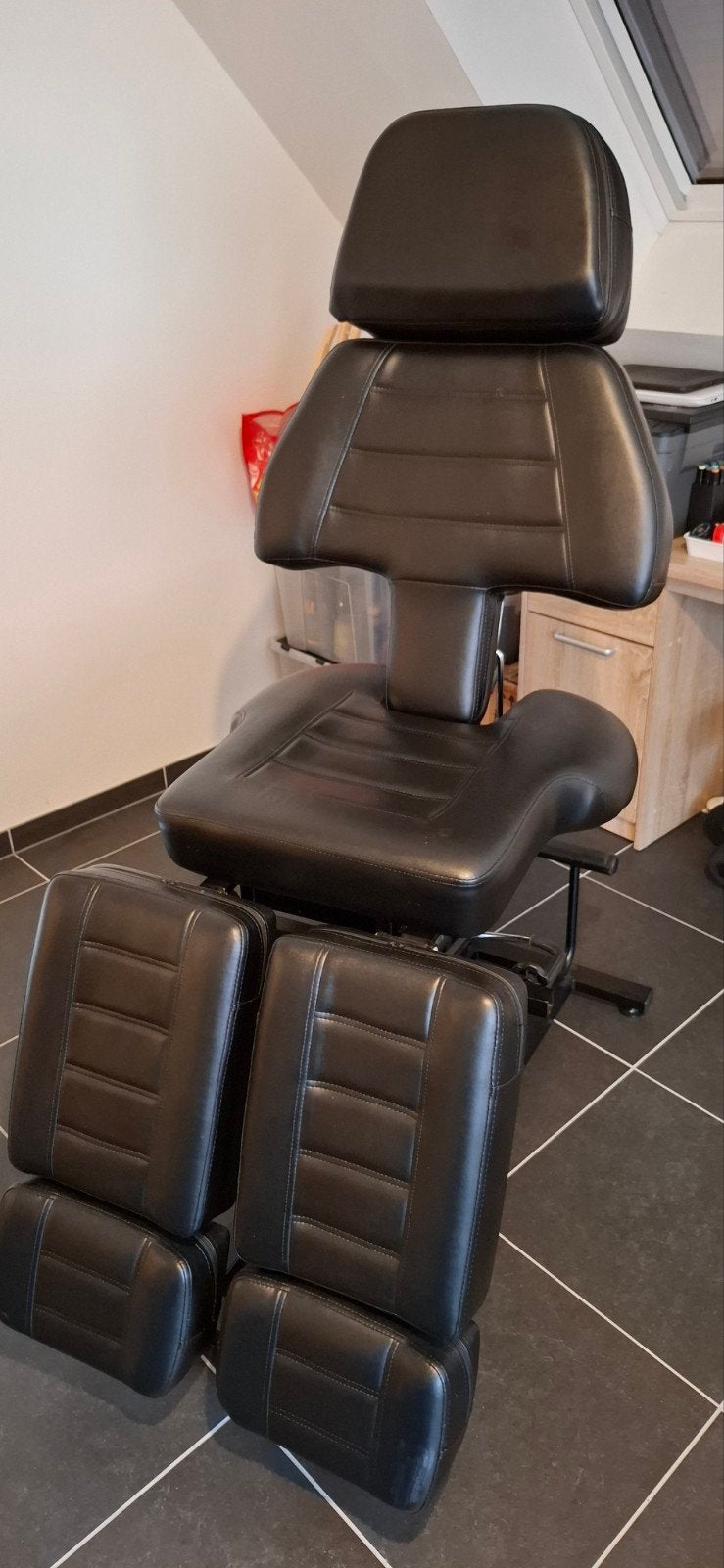 Professionele tattoo stoel, Sport en Fitness, Ophalen, Zo goed als nieuw