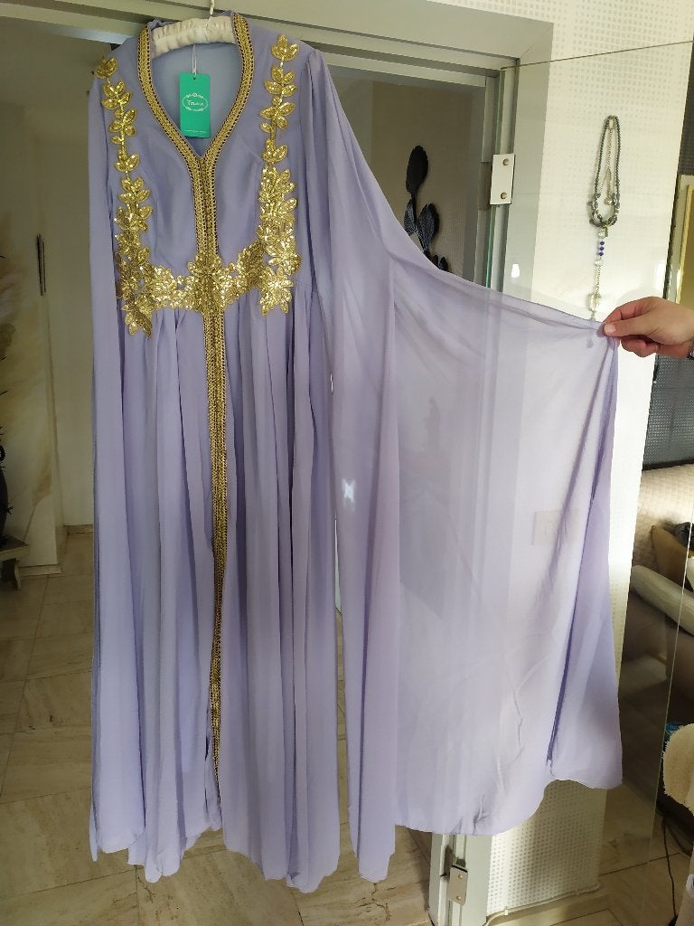 caftan Robe élégante longue manche avec broderies, Kleding | Dames, Jurken, Ophalen, Nieuw, Maat 42/44 (L)