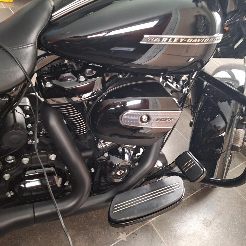 FLHRXS ROAD KING SPECIAL 2018 SOLID BLACK, 41.600 km,1ste ei, Motoren, Motoren | Harley-Davidson, Particulier