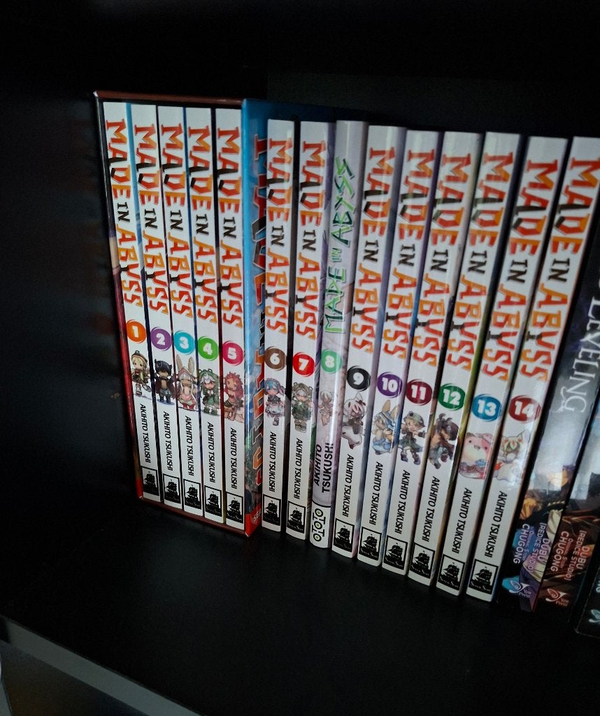 Made in Abyss manga, Boeken, Meerdere comics, Ophalen, Zo goed als nieuw, Japan (Manga)