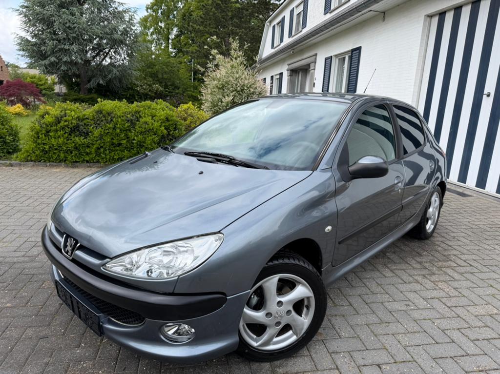 Peugeot 206 - XT/Premium Edition - Gekeurd - Nieuwstaat!, Auto's, Electronic Stability Program (ESP), 4 deurs, Zwart, 4 cilinders