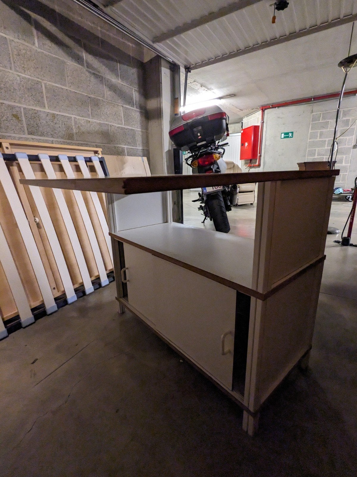 Bureau et table basse, Enlèvement