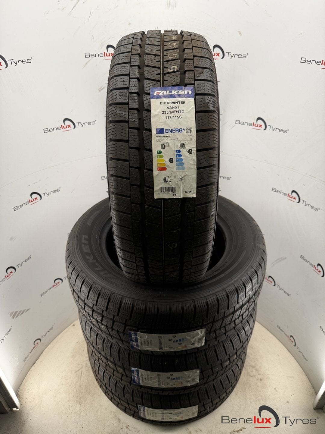 snow 235/60R17c 235/60R17 235/60 R17c R17 235/60/17 2356017, Ophalen, Bestelwagen, -, -