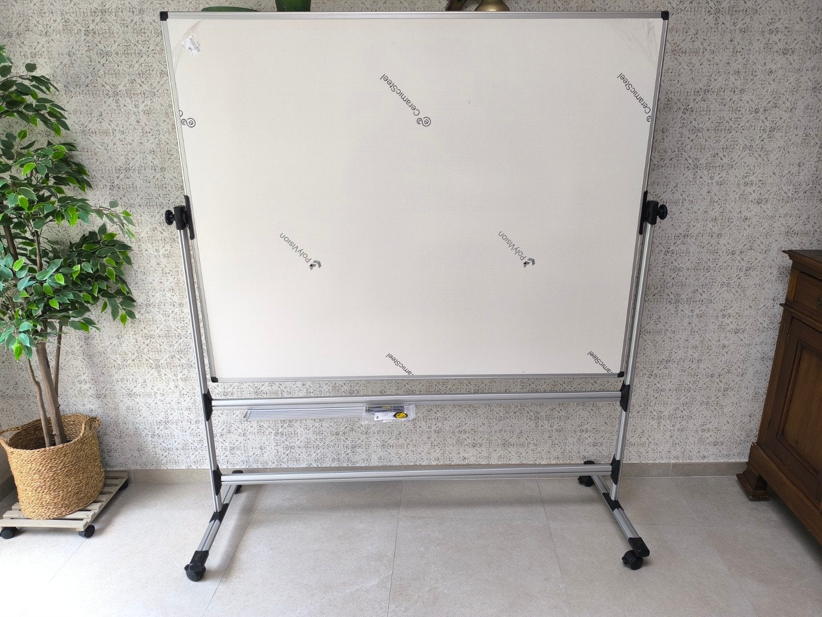 Bi-Office Whiteboard Kantelbaar+wieltjes. 120x150cm (Nieuw!), Ophalen, Nieuw