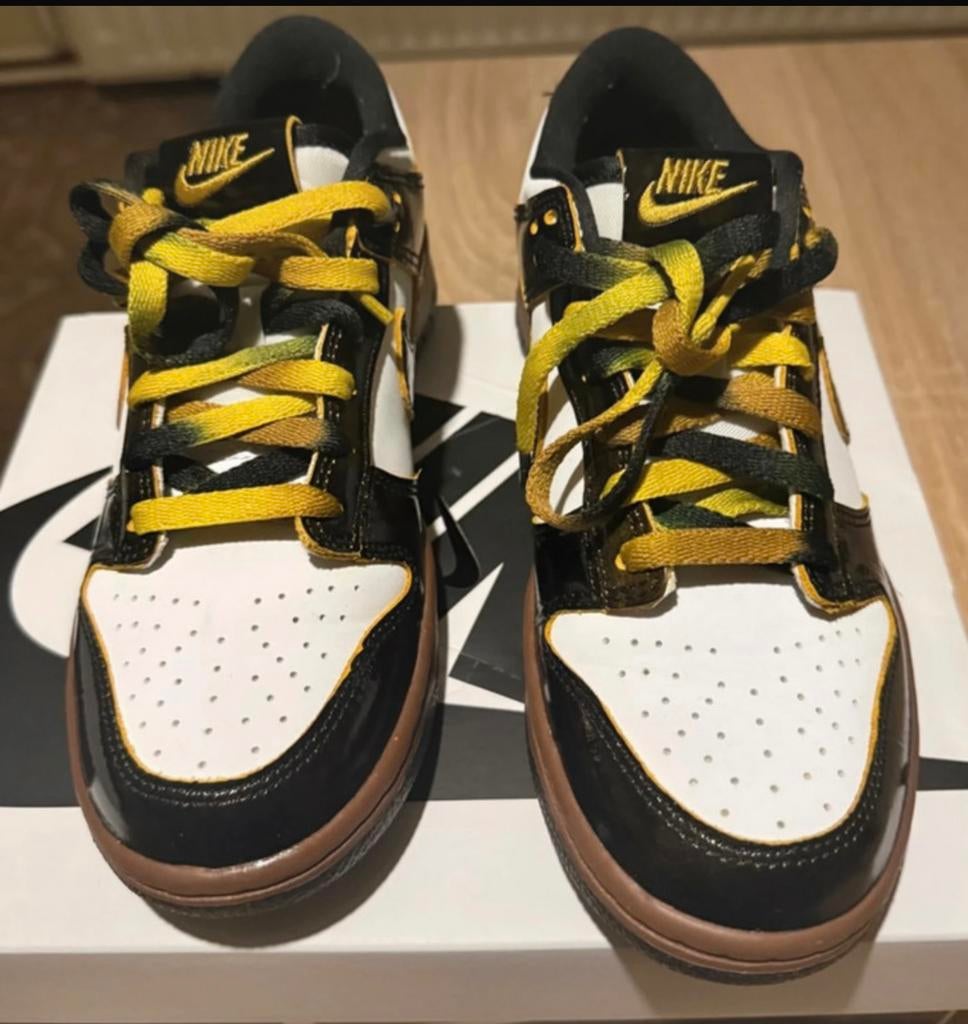 Nike dunk low, Ophalen of Verzenden, Zo goed als nieuw, Schoenen