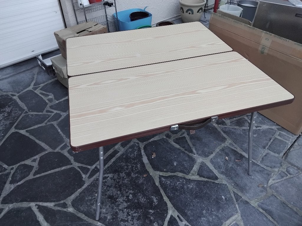 TABLE DE CAMPING PLIABLE POUR PIQUE NIQUE, Enlèvement