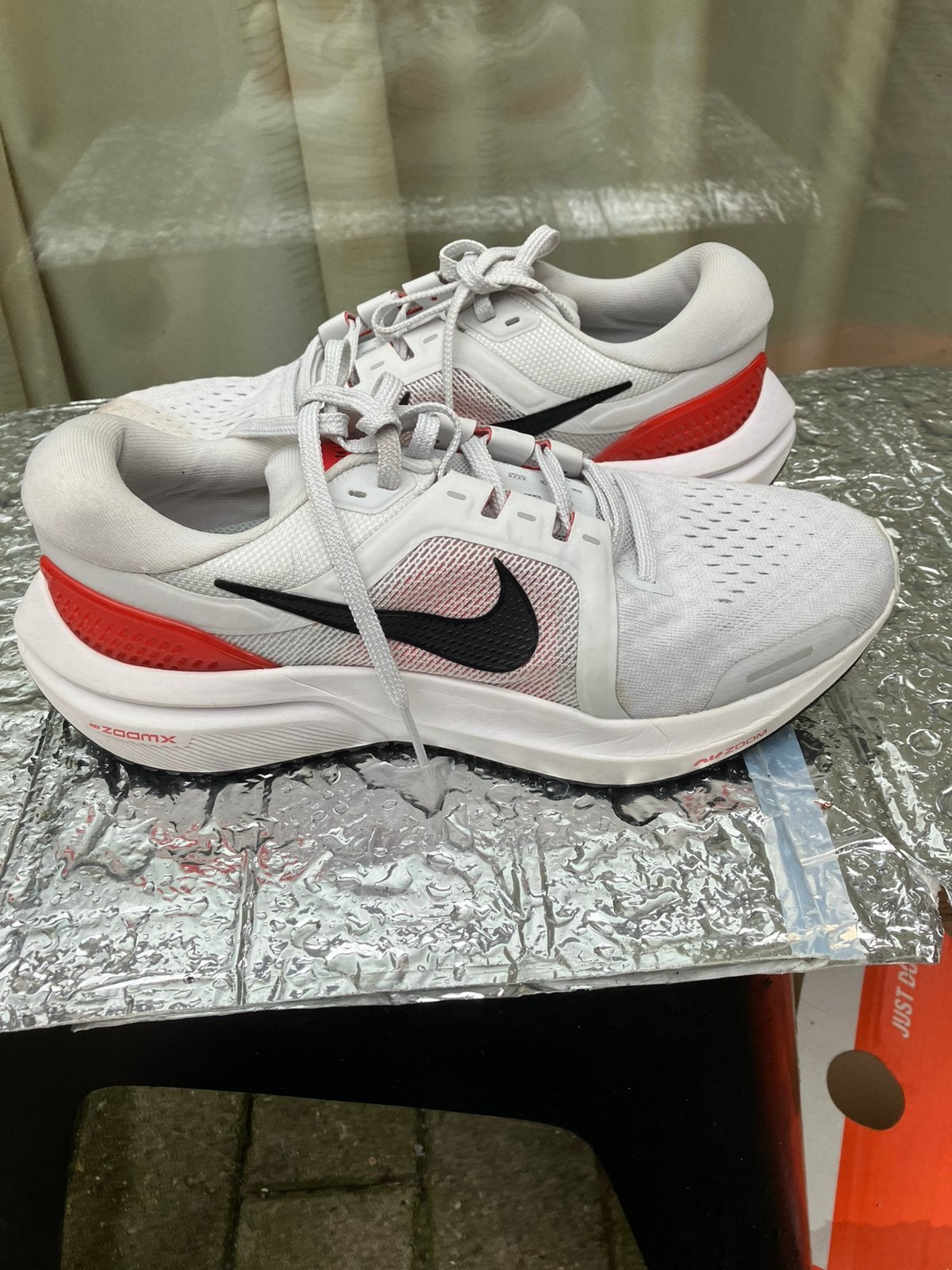 Nike Vomero 16 pour homme en bon état taille 40