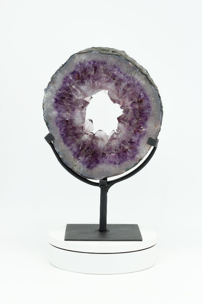 Disque géode en améthyste support moderne en fer forgé 24, Enlèvement ou Envoi, Neuf, Violet, Moderne