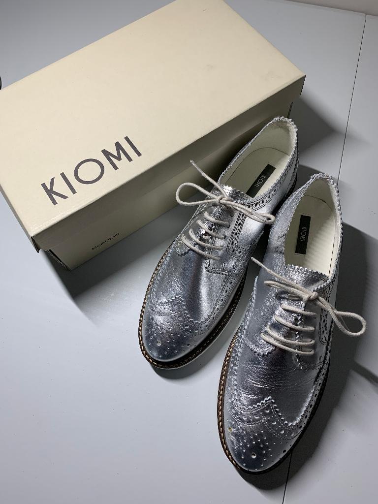 NIEUW! Kiomi veterschoen zilver, Kleding | Dames, Schoenen, Schoenen met lage hakken, Kiomi, Nieuw, Ophalen of Verzenden